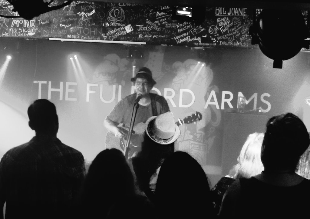 2nd gig of 2024 - in #York watching my #BrotherFromAnitherMother @funke2tonebaby at the awesome @fulfordarmsyork There might be a crazy #Bonobo on stage later 😉 #NotEnoughBonobo 🐒 #TooMuchChimpanzee #FTTB #BeautifulDays #MonkeyArmy ♥️