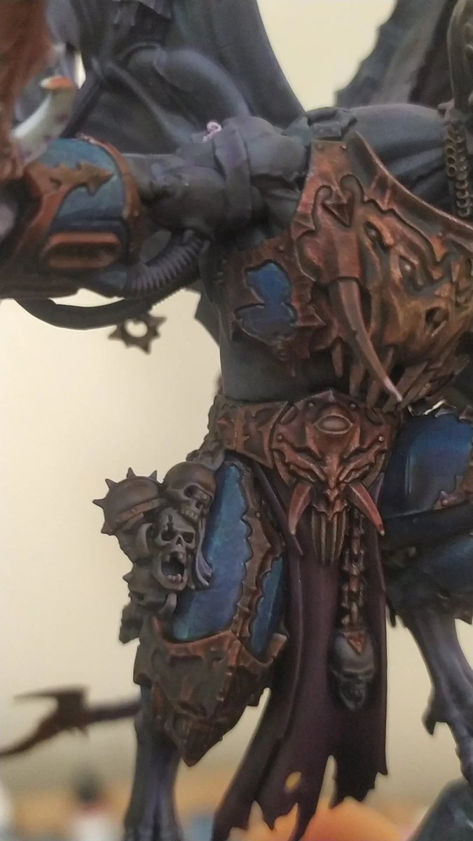 Did some painting today! Started working on the blueblack armour of this( warhammer ) death guard demon prince (inspired by death knights and arthas)
