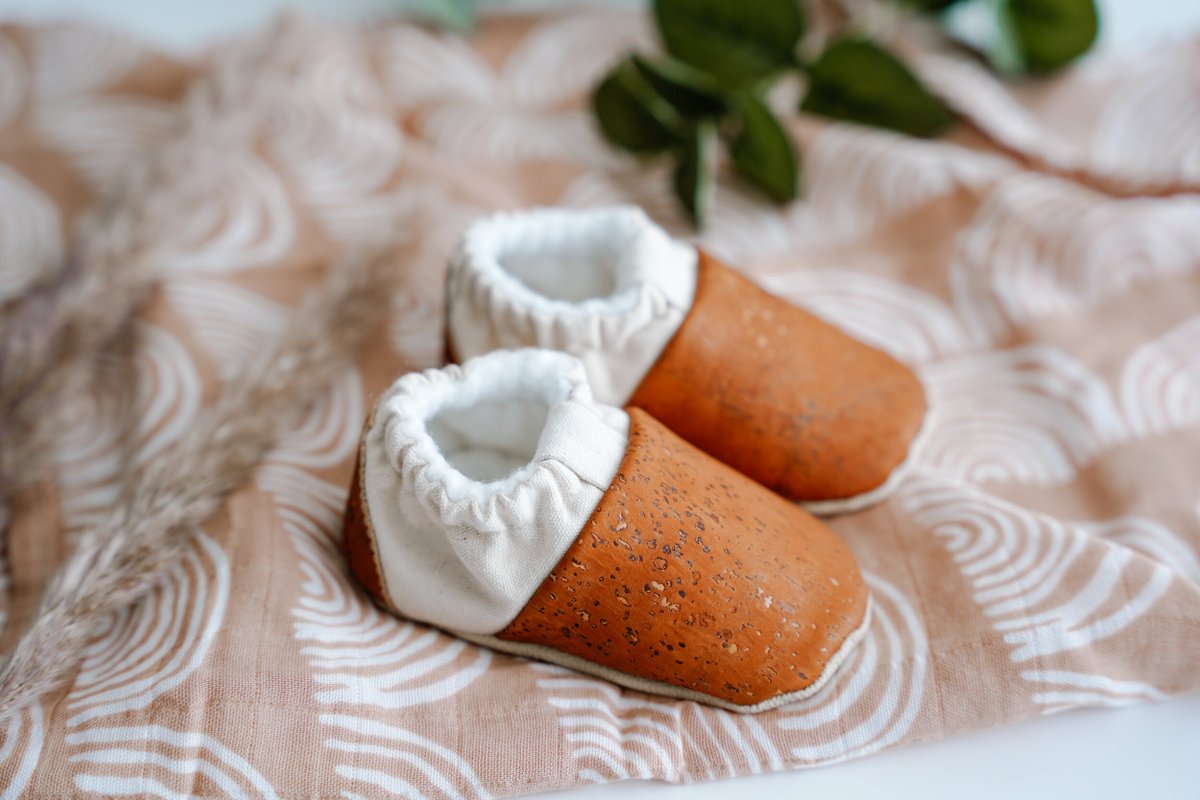 I just love these cute little cork #slippers :).
#babyshoes #babyshop #babystyle #BabyClothes #babyshower #babyshowergift #babyshowergiftideas #handmadebabygift #handmadebabyshoes #handmadebabyitems #handmadebabyclothes #handmadebabyfashion #babyfashion #corkslippers