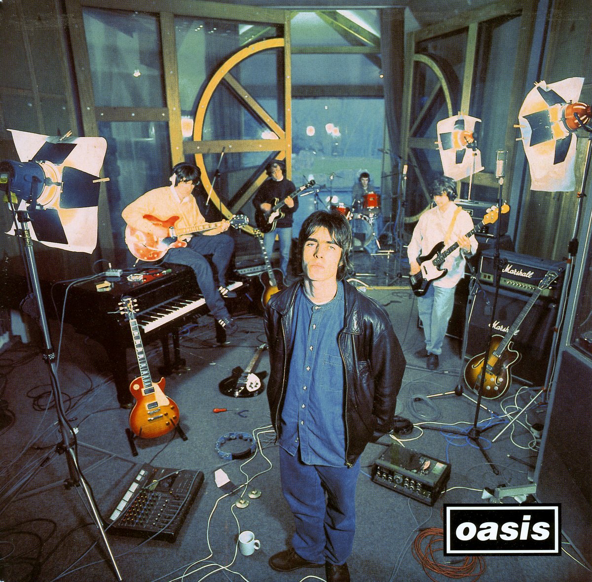 msj_photo's tweet photo. A young 21 year old Liam Gallagher stands in front of my camera whilst I take the cover photograph to SUPERSONIC from the top of a pair of stepladders at Monnow Valley Studios in Wales…OASIS introduced to the world on this very day - 30years ago - 11th April 1994 #Oasis https://t.co/NMjF6mkX2K