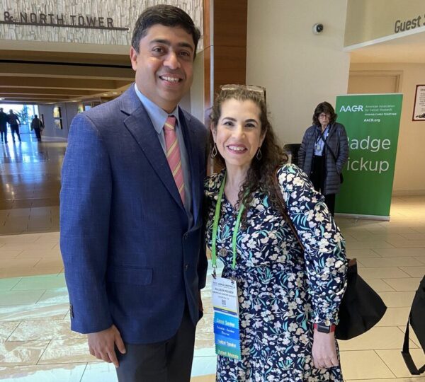 One of my favorite parts of meetings like @AACR is running into healthcare hero’s of mine as I walk through the halls - @ARosen380 
@VivekSubbiah

#AACR24 #AACRSSP #Cancer #OncoDaily #Oncology #CancerResearch 

oncodaily.com/46437.html