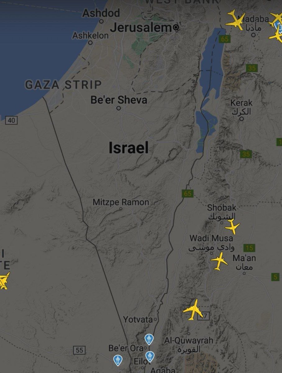 🚨BREAKING: -Iran has reportedly halted all air traffic to and from Tehran. -Flight radar shows significant reduction in passenger aircraft over western Iran & Israel. Potential Iranian retaliatory strikes against Israel in the coming hours?