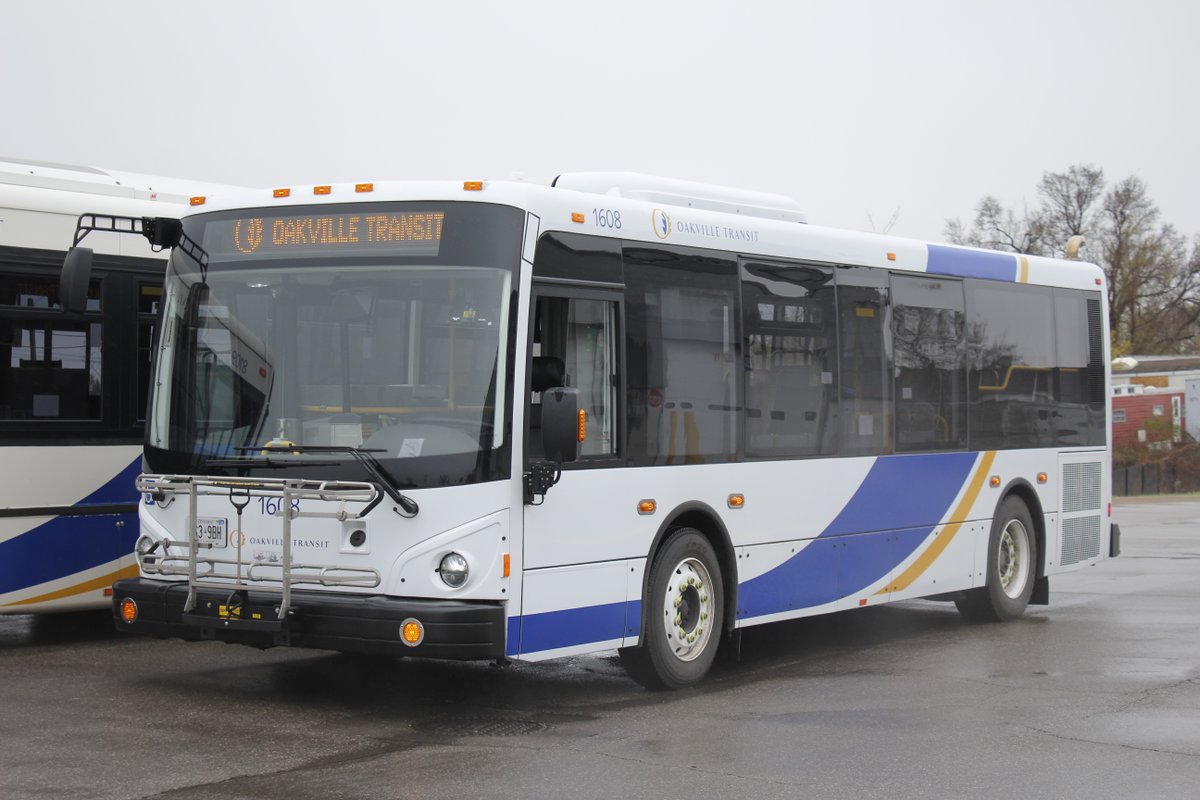 Join us at one of our drop-ins tomorrow, April 11 to discuss transit needs in our community! ➡️ Oakville Trafalgar Community Centre, 9 a.m. to 12 p.m. ➡️ Oakville Public Library, 2 to 5 p.m. ➡️ Iroquois Ridge Community Centre, 6 to 8 p.m. Details: oakvilletransit.ca/about-us/oakvi…