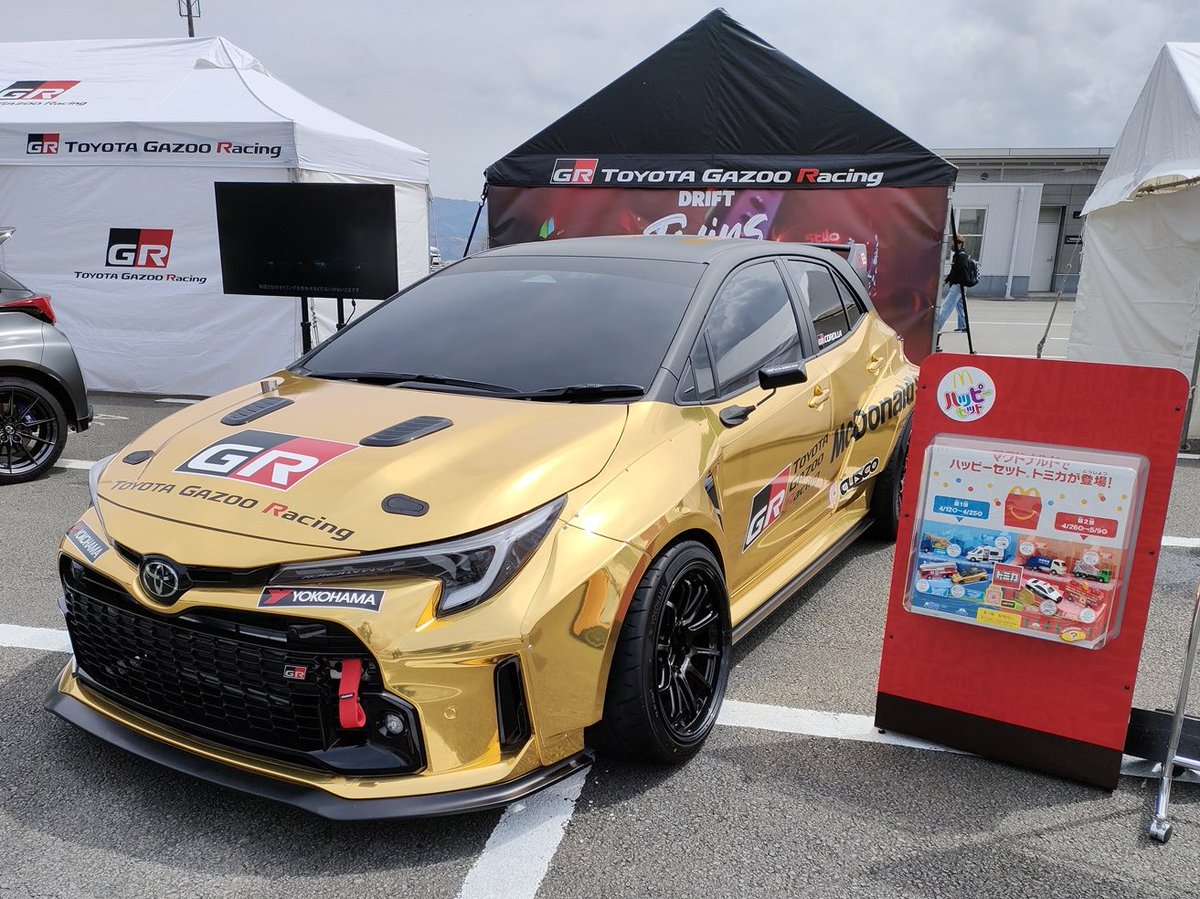 FORMULA DRIFT JAPANにてマクドナルドのハッピーセットのCMでドリフトしてるTOYOTA GAZOO RacingのCOROLLA。
#毎スナ #ドリフト #drift #マクドナルド #TOYOTA #GRカローラ #KR69