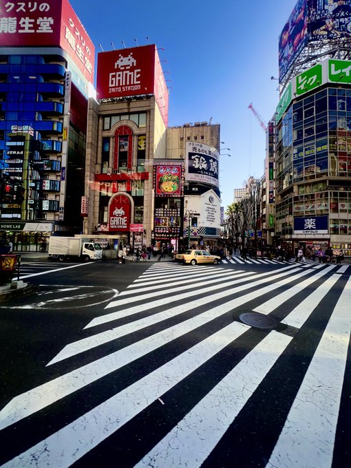 In the heart of shinjuku, Tokyo 🇯🇵 https://t.co/PpqUziGre8