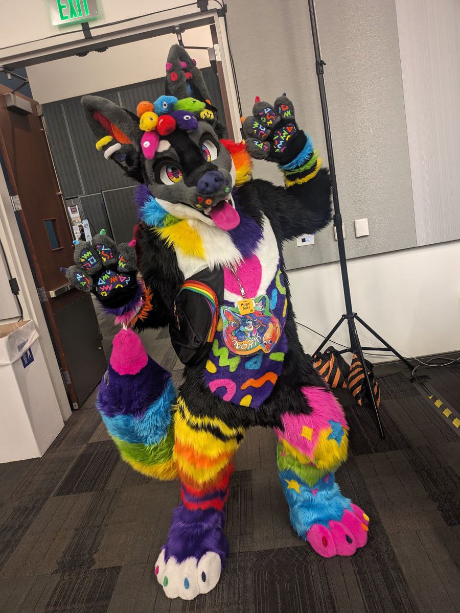 GoldDogFursuits's tweet photo. For business inquiries please reach out to GoldenDogFursuits@gmail.com 
My work queue is publicly available here: https://t.co/i2cq3bDJsa
Thanks for your interest! https://t.co/RWgGOXiJ1K