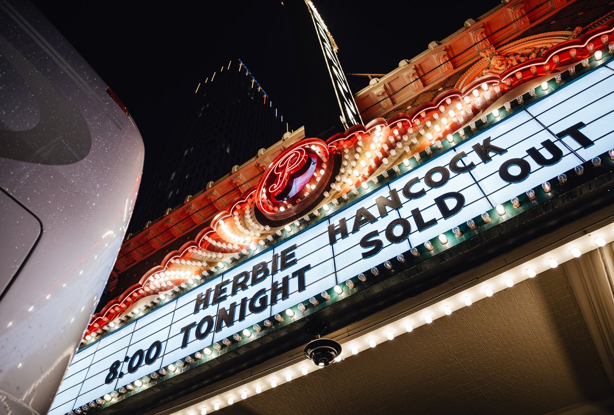 A hint of Herbie 🎹 Keys King @herbiehancock brought another legendary SOLD OUT show to the Paramount stage last night! 📸: @RachelParkerPix