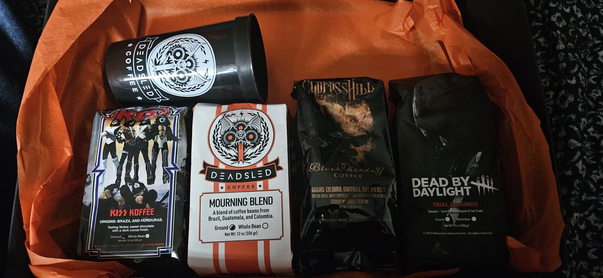 My @DeadSledCoffee mystery box came!! 😋