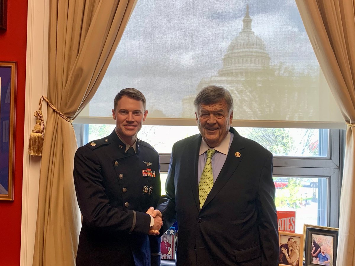 This afternoon I caught up with Major Jeremy Parr from @SpaceForceDoD, who was a defense fellow in my office 6 years ago! Thank you, Jeremy, for serving to protect the freedom and interests of our nation in space.