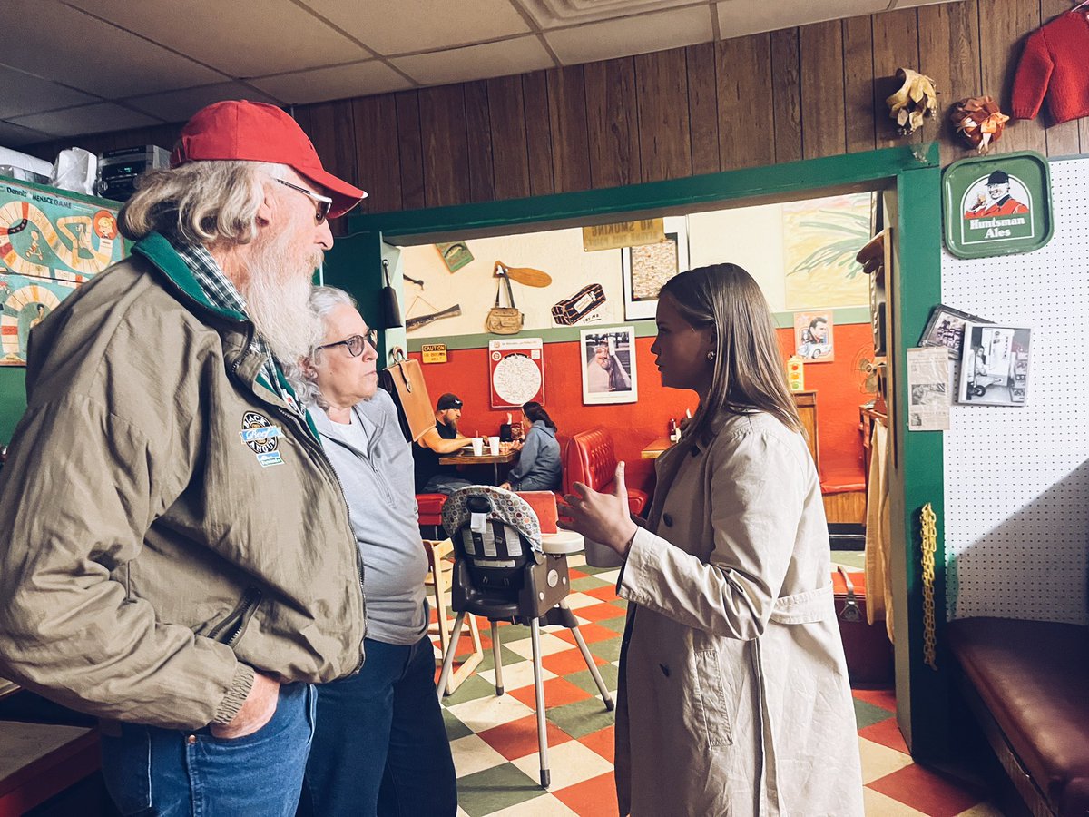 Delighted to hit the campaign trail again! Made a stop in Borger for some delicious pie and coffee. Always a pleasure reconnecting with friends and supporters from the campaign trail. 🇺🇸