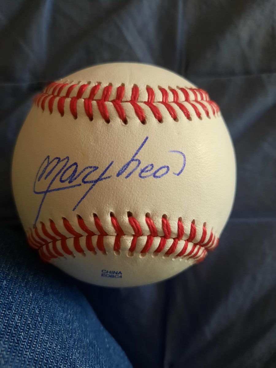 BeisNostalgia's tweet image. 📢¡ATENCIÓN DE GIVEAWAY! 📢

Vamos a rifar una pelota firmada por Maximino León.

Todo lo que hay que hacer es:  

1. Seguir a @BeisNostalgia
2. RT a este post 
3. Comentar el año en el que debutó Maximino en Grandes Ligas (sólo respuestas correctas serán tomadas en cuenta).

El…