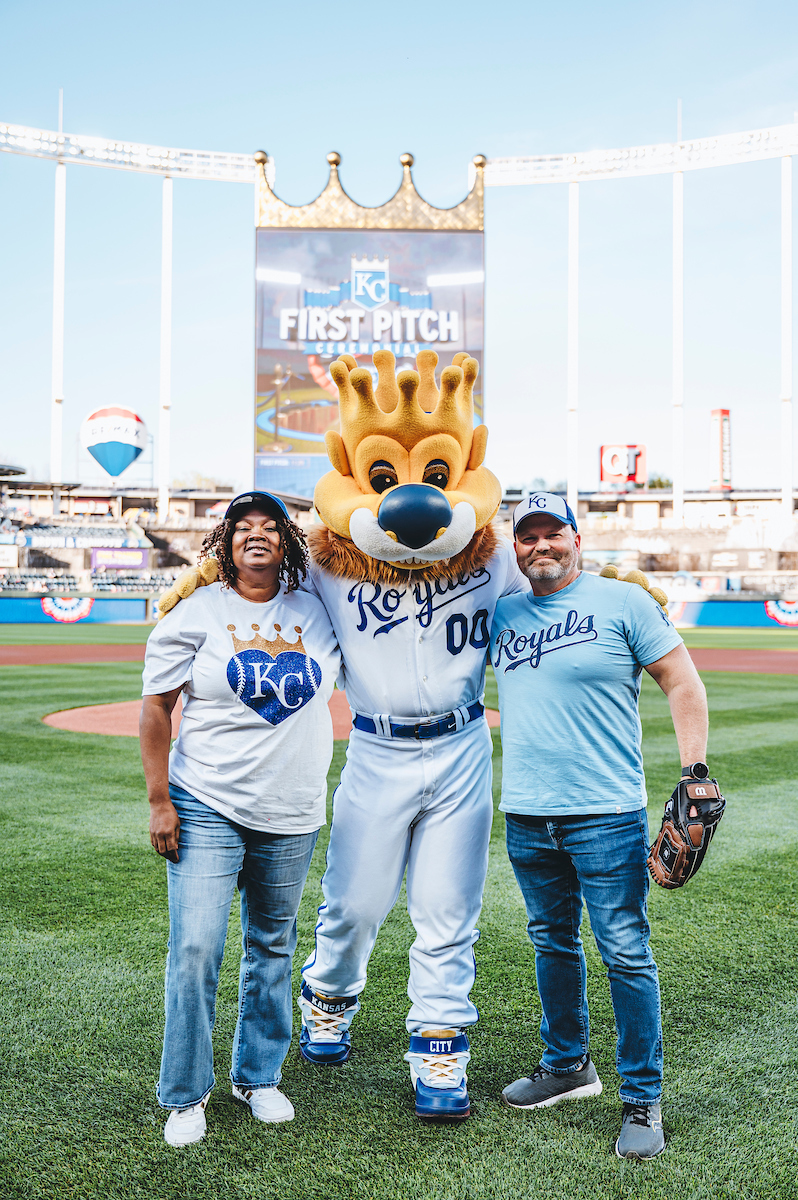 Congratulations to our first @BlueKC Coaches with Character honoree of the season, Mari Foster. She was recognized at last night's @Royals game & threw out the Ceremonial First Pitch! Read Mari's story at the link below. bluekc.com/blueprint/comm… #BlueKCDugout
