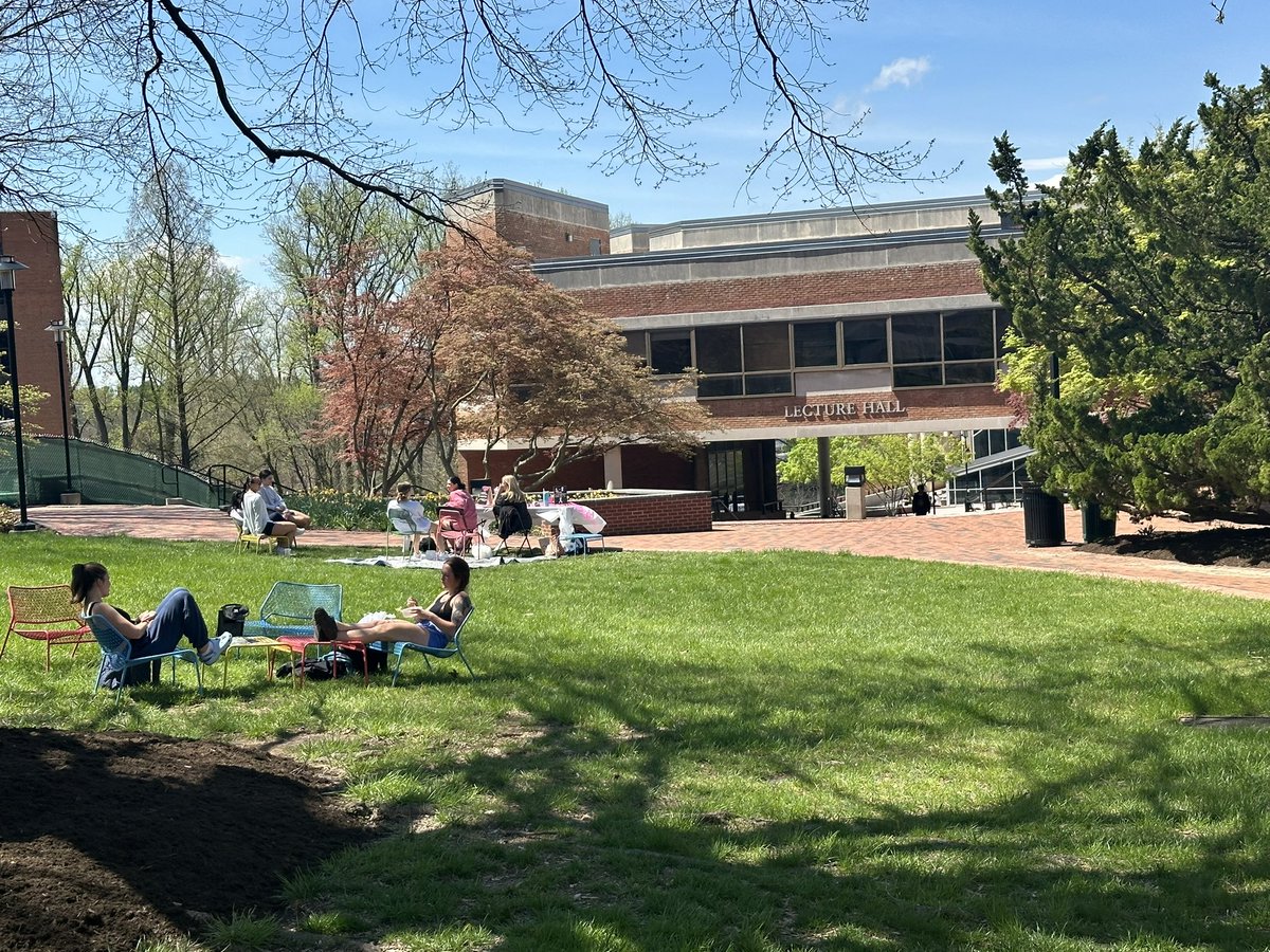 Spring sure has spring - it is a gorgeous day on the beautiful campus of Towson University.