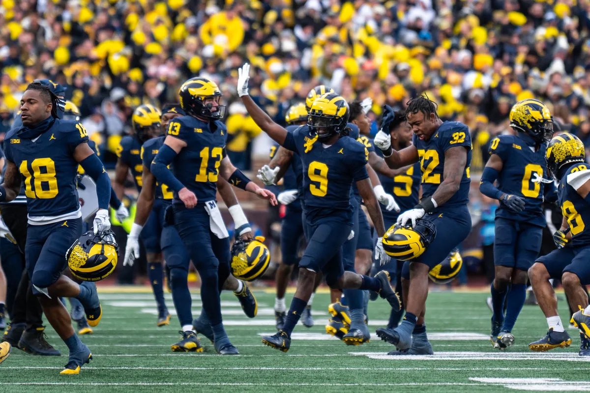 BLESSED TO RECEIVE AN OFFER FROM THE UNIVERSITY OF MICHIGAN 🔵🟡 @UMichFootball @Coach_Shad_ @NatlPlaymkrsAca @NCEC_Recruiting @PennySmith_ @Grade_aTraining @adamgorney @ChadSimmons_ @TheUCReport @SWiltfong_