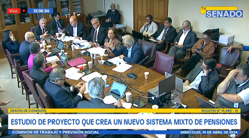 #HOY 🇨🇱 | El Director de @OITconosur, Fabio Bertranou, asistió a la Comisión de Trabajo y Previsión Social del @Senado_Chile, que continuó con la discusión de la Reforma de Pensiones. 📺Revisa aquí su participación: youtube.com/watch?v=7cvbXv…