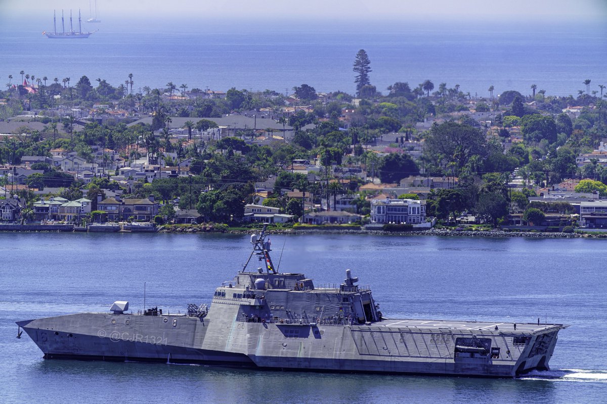 USS Tulsa (LCS 16) Independence-variant littoral combat ship coming into San Diego - April 10, 2024 #usstulsa #lcs16 

SRC: TW-@cjr1321