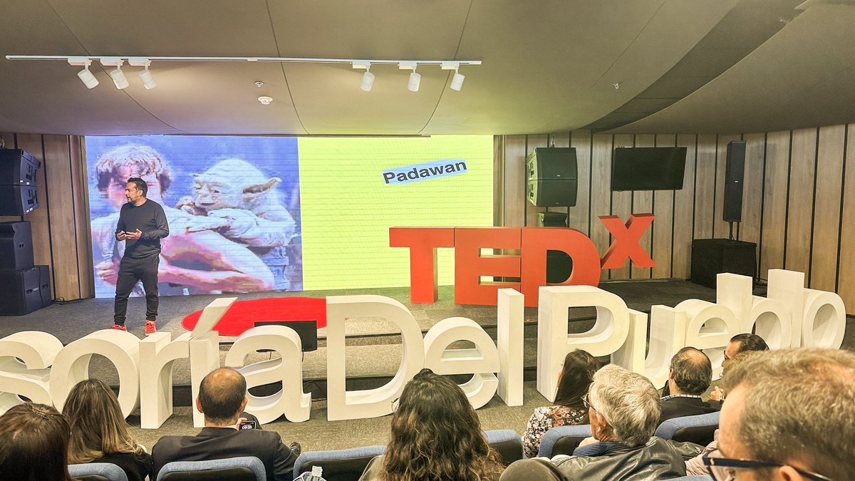 bienpensado's tweet photo. Hablando del Futuro de la #InteligenciaArtificial y los #DerechosHumanos en el TEDx Defensoría del Pueblo en Bogotá. @DefensoriaCol @TEDx https://t.co/lMmoqy3THh