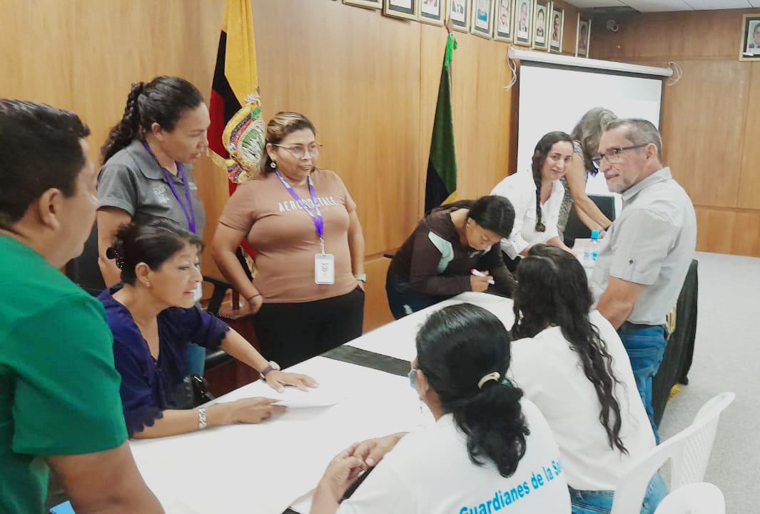 DPS_LosRios's tweet photo. #SantaElena| Diseñamos estrategias territoriales con la comunidad organizada🤝

Junto con nuestros representantes de los Comités Locales de Salud de los 23 establecimientos de salud del cantón, realizamos el taller para la elaboración del Plan Distrital de Salud.

#ElNuevoEcuador https://t.co/GxPKjLcEuq