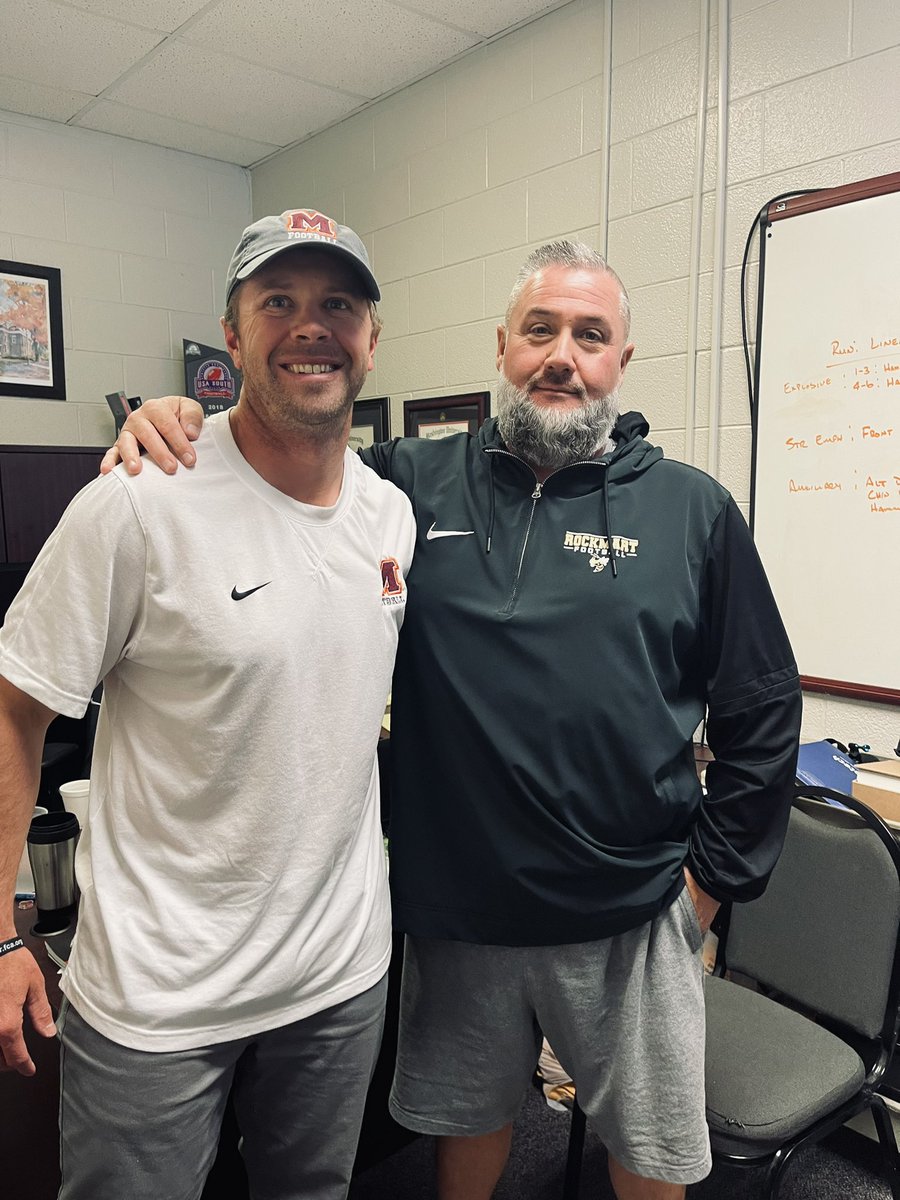 Can’t begin to thank my guy @QBCoachFox for his time today. It’s rare when you can call a college HC and he says come on and spends half the day with you. Picked up a ton of great nuggets!!