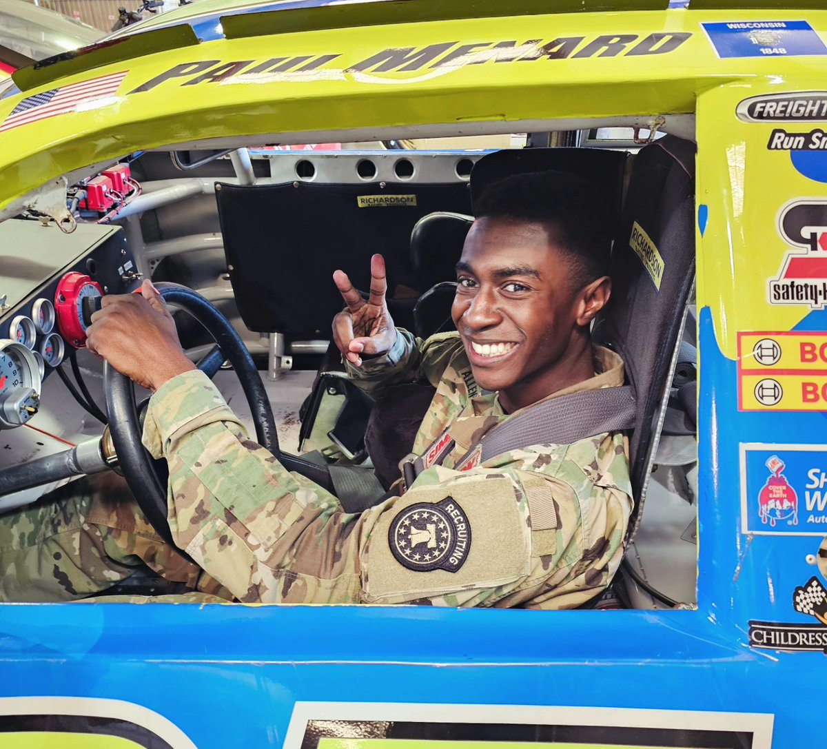 Join us at Texas Motor Speedway 🏁 from April 11th to the 14th for an exciting display featuring NASCAR racecars alongside the Fort Cavazos Army's impressive fleet of vehicles. And don't forget to participate for a chance to win an exclusive Driving Experience during the event!