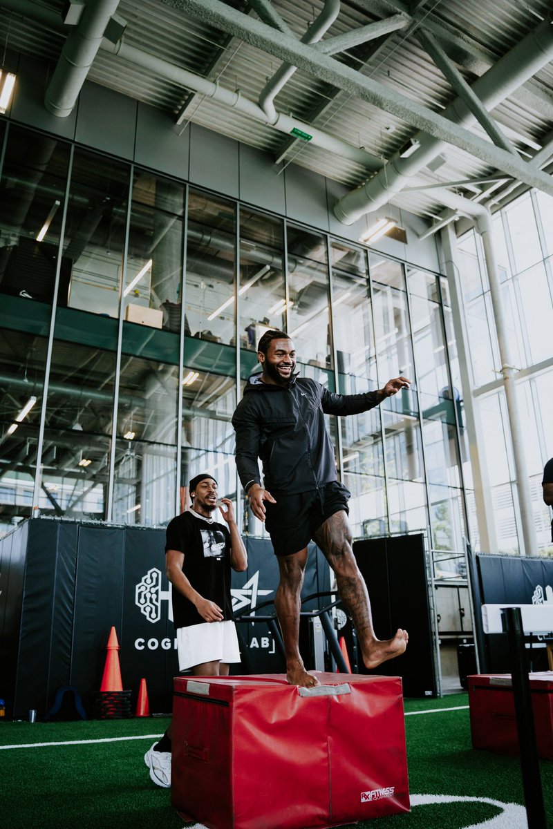 MoKnowz_'s tweet photo. The OFF SZN ⛷️ https://t.co/fkUSM8oTEZ