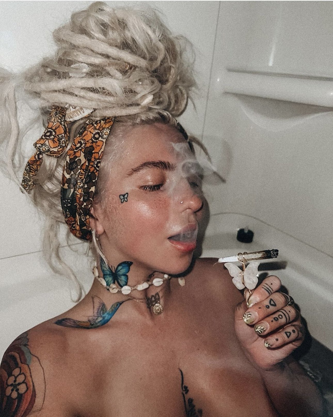 🍄 Shanin Blake 🍄 on X: Manifesting in the mornings 🔮  t.co1sckoBP89c  X