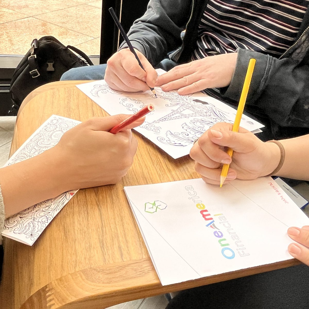 OneAmerica's tweet image. 🖍️ Fun Fact: Adult coloring boosts brain function, lowers anxiety and improves focus. At today’s April Best Day associates put their own creative and colorful spin on versions of the #OneAmericaFinancial brand and @USASwimming sponsorship images. 💫 

#OABestDays #TeamBuilding