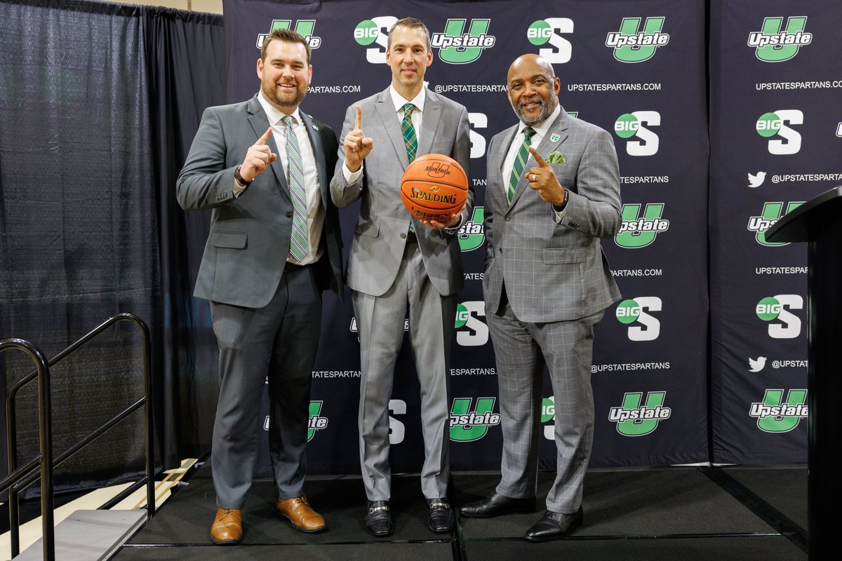 “We’re gonna have fun.” Tipping off day ☝️ of the Marty Richter era and welcoming the new first family of Upstate men's hoops. #SpartanArmy⚔️