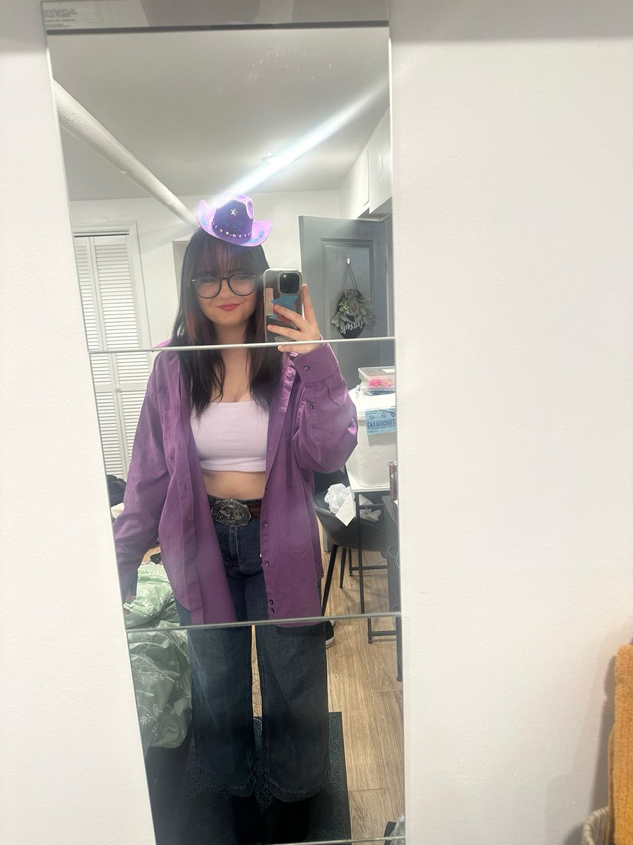 phoebe 🍏 tweet media