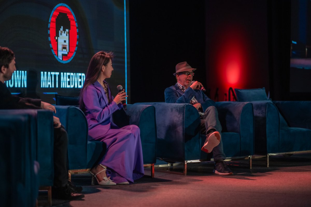 Absolutely_Film's tweet photo. Barry Alexander Brown, film industry vet, sees NFTs as a budding frontier in cinema, sparking curiosity at #NFTNYC. From his serendipitous meeting with Springna Zhao to exploring NFTs’ potential in storytelling and funding, Barry’s journey intersects film’s past and blockchain’s future.
#CinemaBlockchain #StorytellingInnovation #FilmTechEvolution
