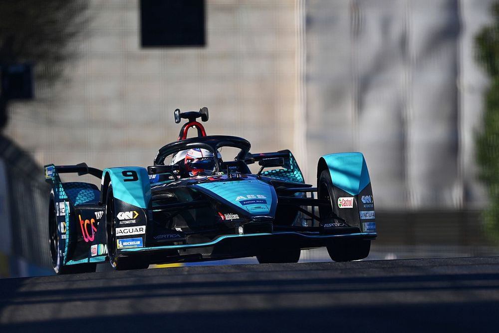 Today in 2022 was Race 2 of the Season 8 Rome E-Prix, which saw @mitchevans_ claim his second win in two days. Only five #FormulaE drivers have won both races in a double header.