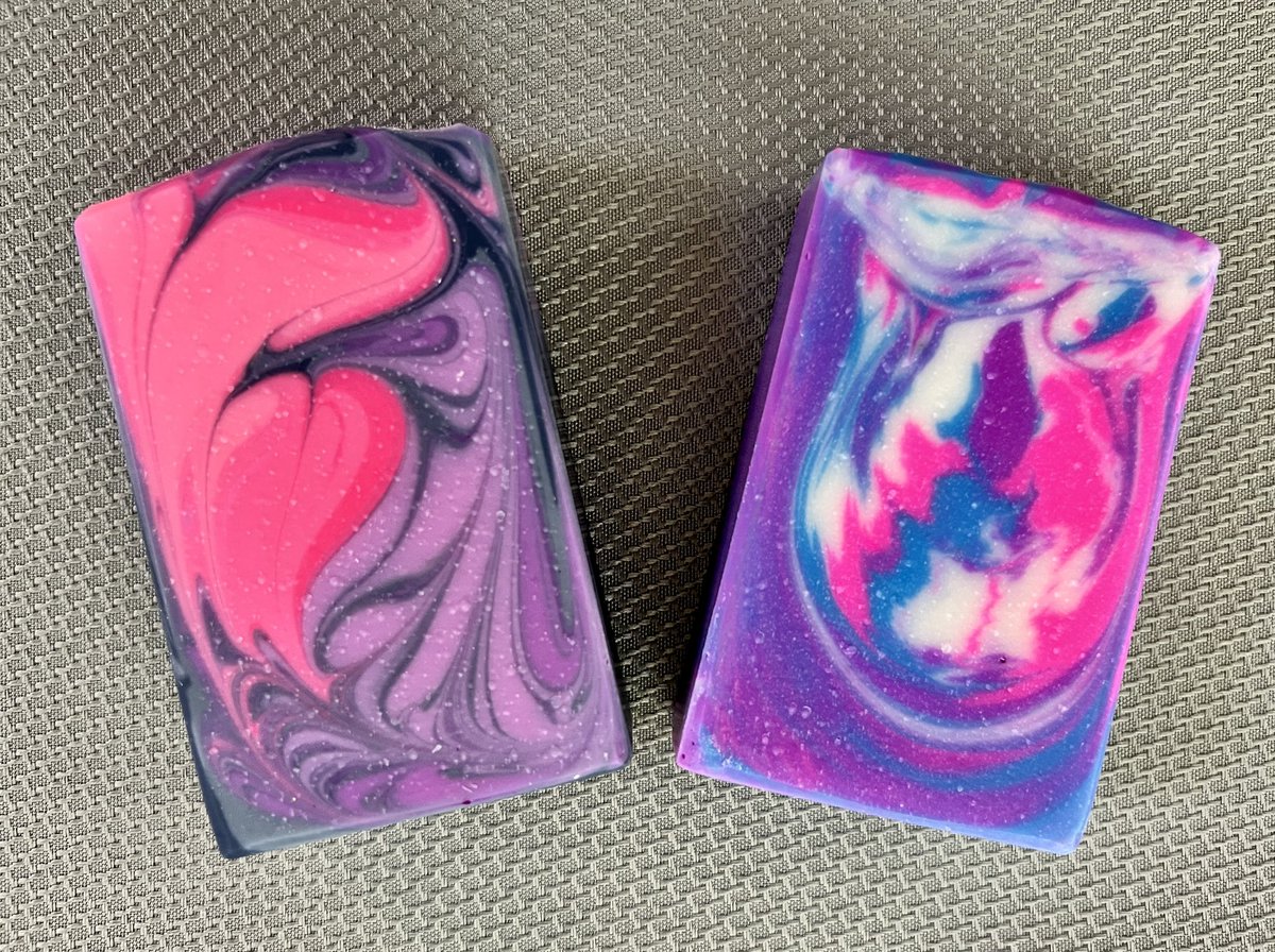 Only one left of each of these soaps! On the left is Mutara, scented with lily lemon drop. Zero, on the right, is unscented. #startrek #soapmaking