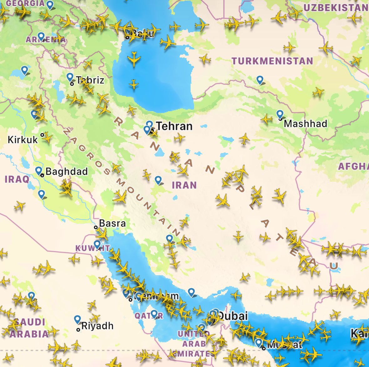 وزیر دفاع رژیم دستور داد تمام پروازهای داخلی و بین‌المللی از ابتدای پنج‌شنبه ۲۳ فروردین بوقت تهران متوقف شوند. وضعیت پروازها، تا لحظه‌ی انتشار این پست: #Israel