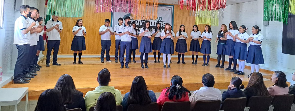 CemVillaVict's tweet photo. Se realizó una presentación musical en lengua de señas mexicanas, con el propósito de sensibilizar a los estudiantes y enseñarles que la discapacidad es una percepción y todos compartimos los mismos derechos.

#ApasionadamenteCONALEP
#25AñosApasionadamente https://t.co/2TZNU1X2Tw