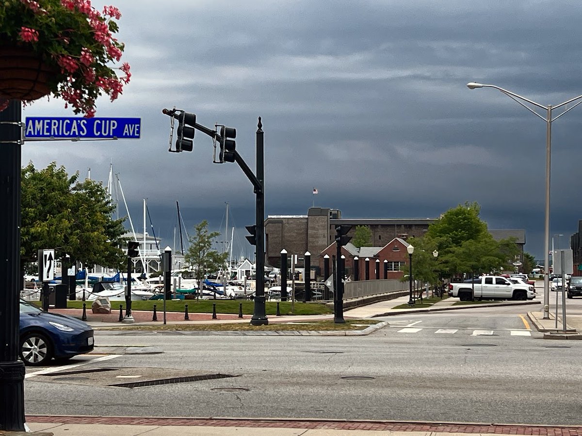 June 17, 2023  

A loud, flashy  #Thunderstorm  approaches Newport Harbor #NewportRI #RhodeIsland from the west 

  #iPhone13Pro
