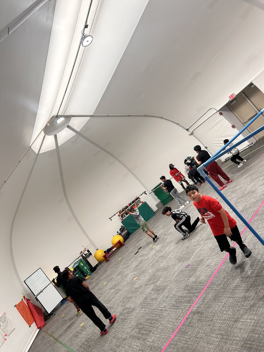 NB212athletics's tweet photo. Worked out some Southwest Jaguars this afternoon. #bigredcommunity has a bright future! #nbms #broncos #212 https://t.co/mzZXkketCo