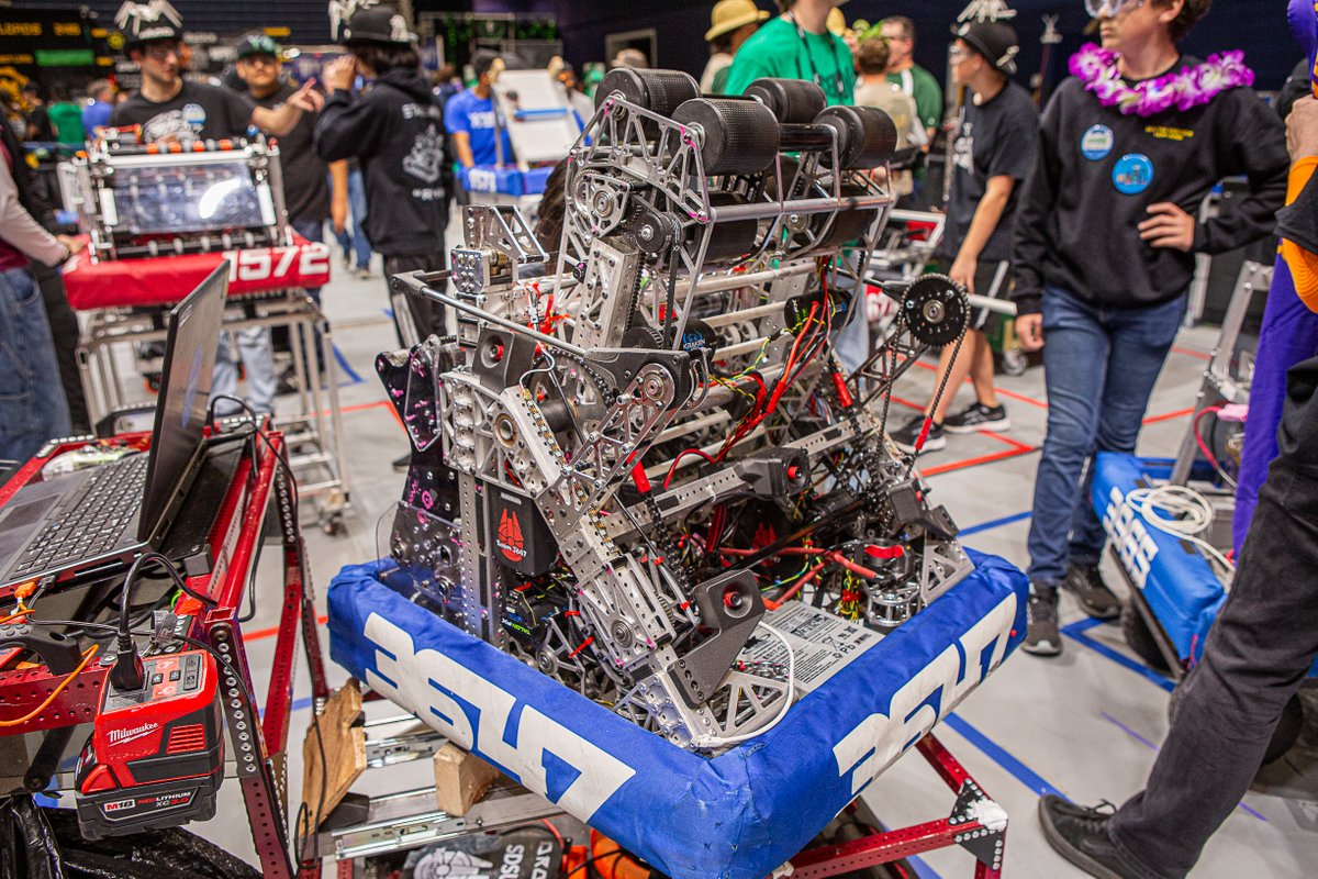 Qualcomm is celebrating #NationalRoboticsWeek by spotlighting the FIRST robotics competition in San Diego last month. It was a great event focused on engaging kids in #STEM. Get the details on Qualcomm’s partnership with @FIRSTweets: bit.ly/3xCkok7