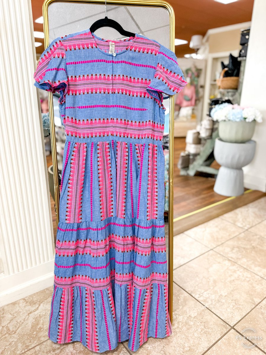 New midi dresses from Uncle Frank!  S-XL  🌸☀️🦋

#newarrivals #unclefrank #mididresses #shopsmall #shoplocal #shopsullivans #weship