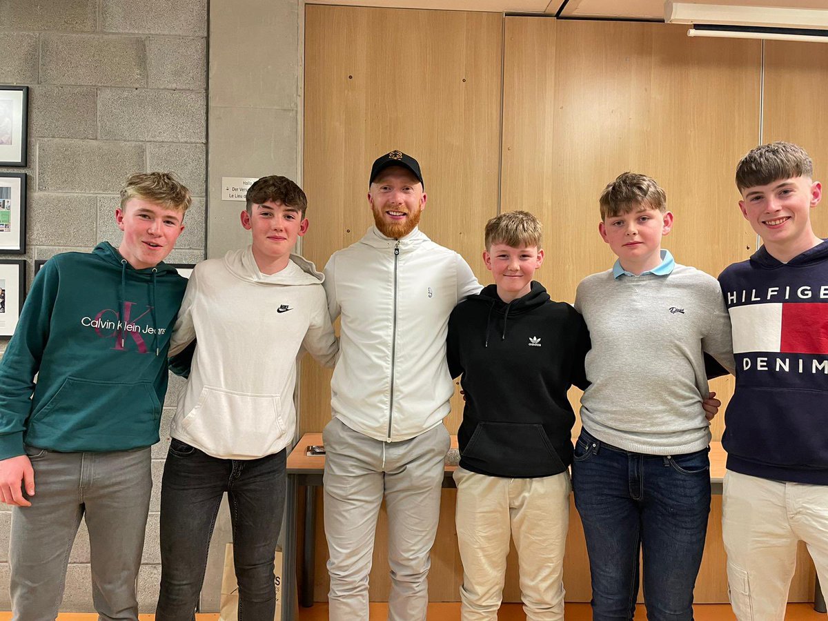 Congratulations to Adare & ArdScoil Ris U15 hurlers Hugh Kearney, Eamon O'Sullivan, Donal Ryan, Charlie McCarthy and Rowan Collins who received their O'Dowd Cup Munster Medals from Cian Lynch this evening.