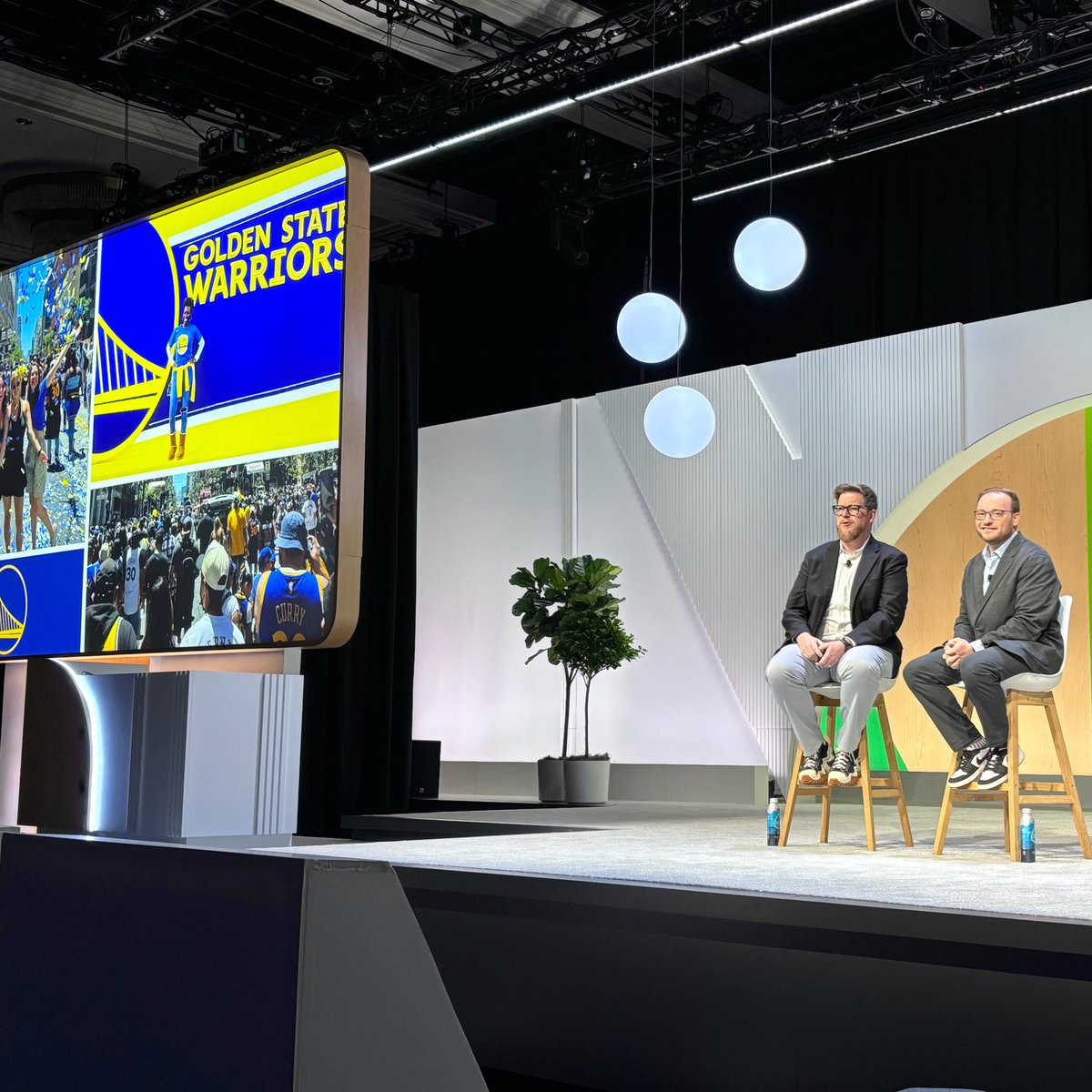 HUGE #GoogleCloudNext session happening now! SADA CTO @milesward is back onstage with @danielbru, VP of Technology at @warriors to discuss harnessing the power of @googlecloud and supercharging the fan experience with #GenerativeAI. They brought their “A” game. 🏀 #GenAI…