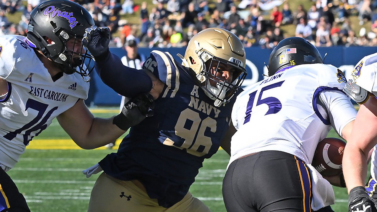 Congratulations on being named the 𝐌𝐎𝐒𝐓 𝐈𝐌𝐏𝐑𝐎𝐕𝐄𝐃 𝐏𝐋𝐀𝐘𝐄𝐑 during Spring Ball! So proud of the work @LandonRobinson has put in during his time in Annapolis! #GoNavy | #LetsFly25