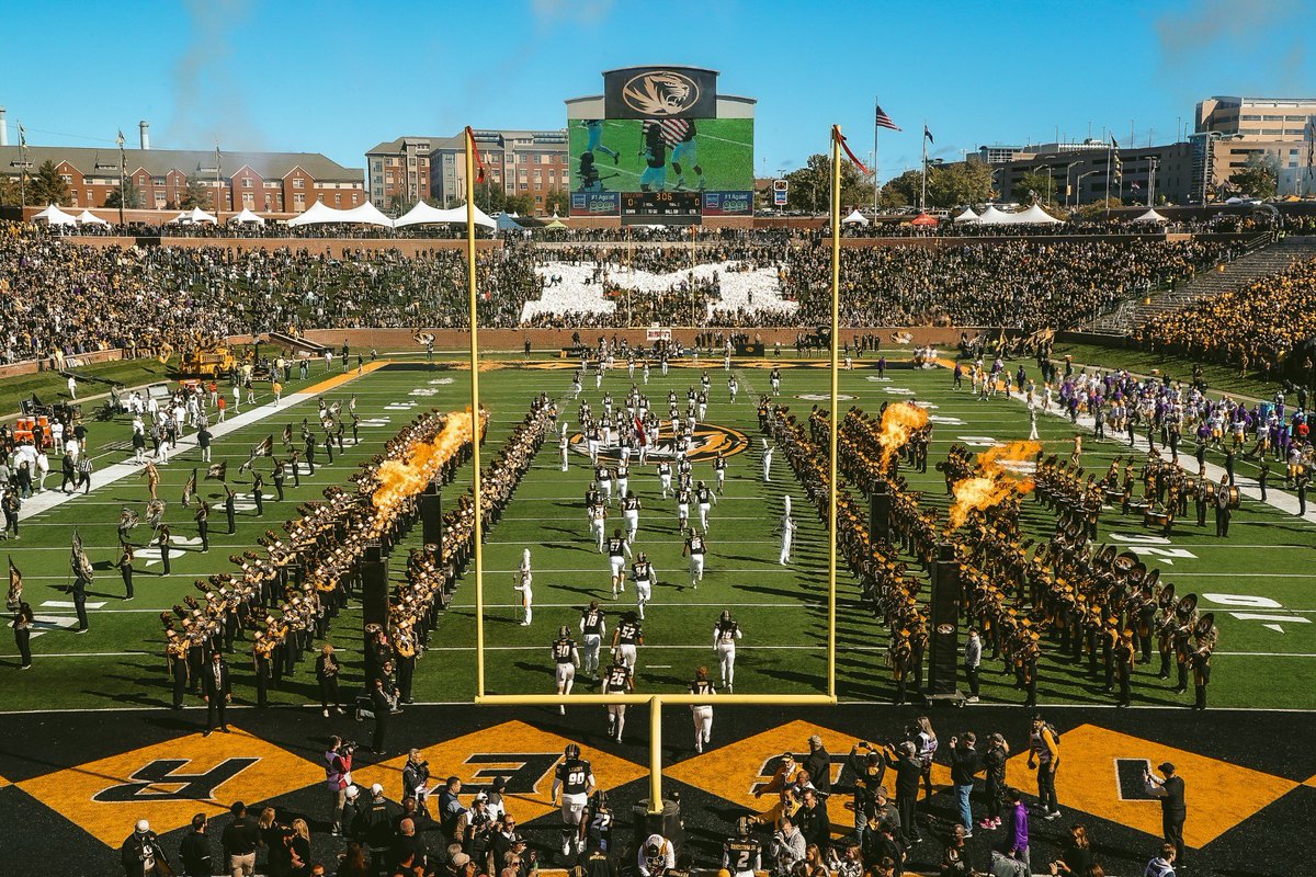 After a great conversation with @CoachDjSmith I am blessed to have received an SEC offer from Mizzou! @AllenTrieu @EDGYTIM @RivalsPapiClint @Loyola_FB