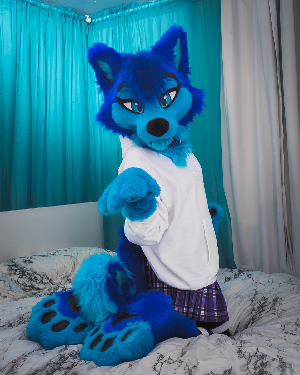 Don't mind me, just being a good girl here!~

#FemboyDay #FursuitEveryday