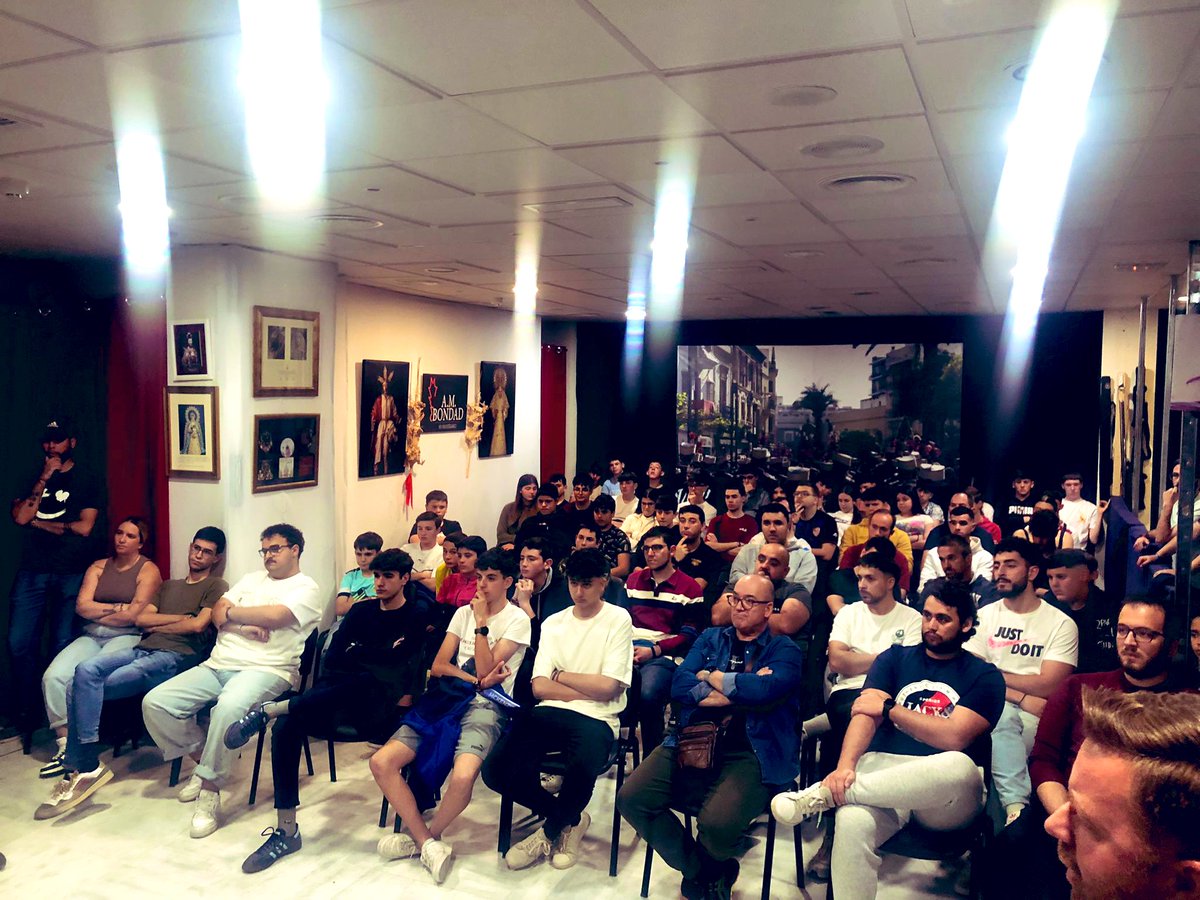 Hoy hemos tenido nuestra reunión anual tras la Semana Santa. Comenzamos nueva temporada, camino al 25 Aniversario. 📝Jueves 11 de abril, inscripción nuevos componentes en nuestro local de ensayo.