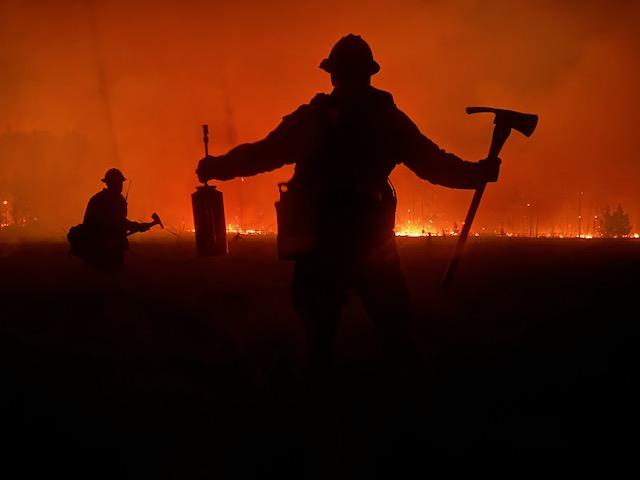 April is #StressAwarenessMonth - Join the conversation, spread awareness & extend gratitude to those who navigate stress & adversity w/ unwavering dedication. Let's foster a culture of understanding & support for the mental health of wildland firefighters 📸 KathrynSebes/USFWS