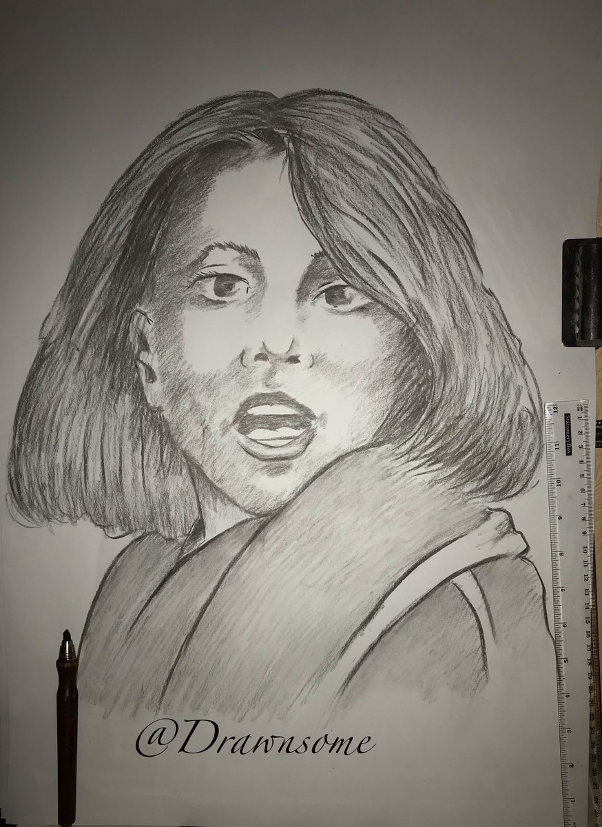 Drawnsome's tweet image. #CharcoalSketch ✍🏻 #smileon 😉