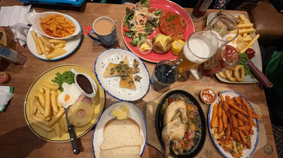 06tokkibeb's tweet photo. Yummy!!! :) ❤️❤️❤️ #yummy #food #foodporn #meow https://t.co/EEpg8iuand