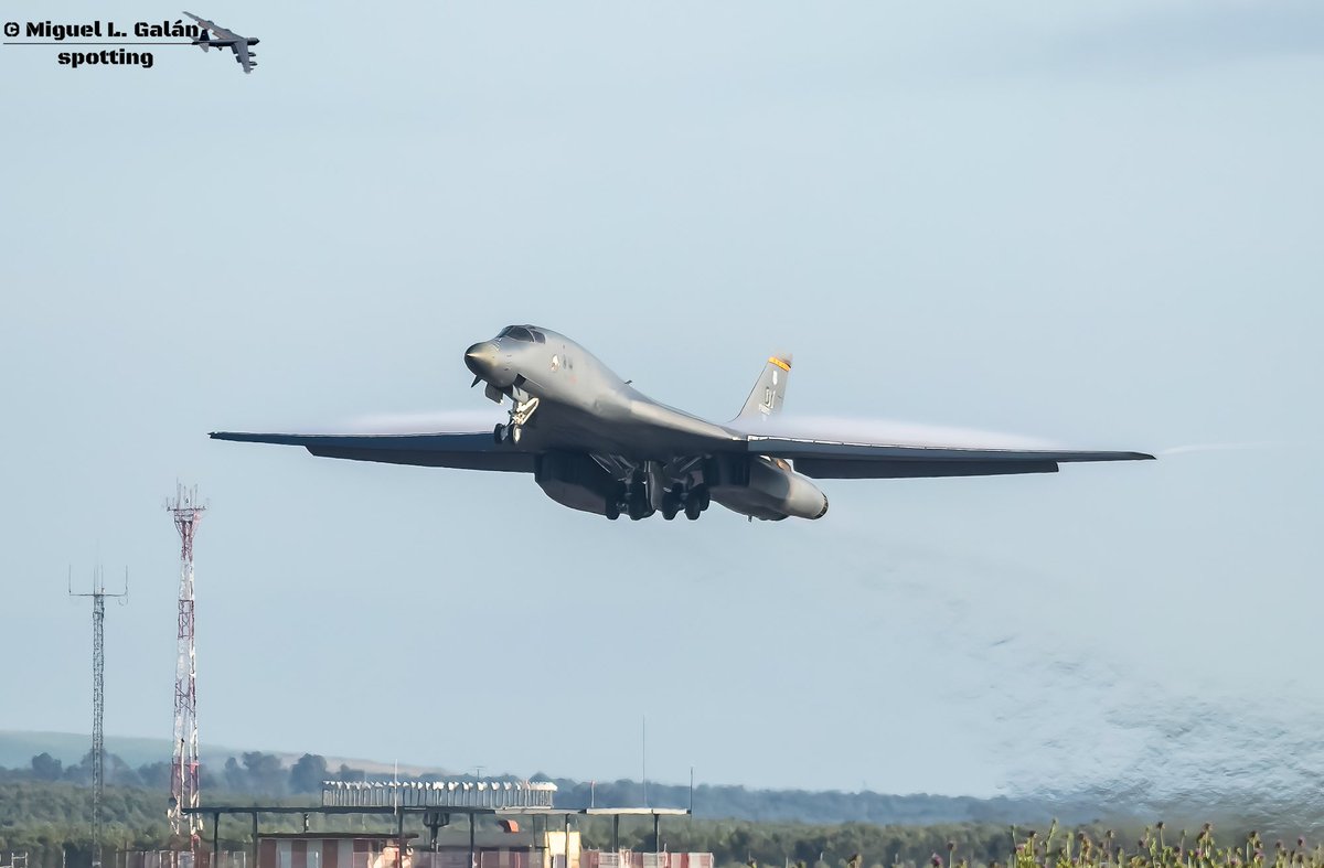 The B-One forces… powered by el Cartel de Morón!!🤣🤣🤣 Rockwell B-1B USAF 85-117, Morón AFB. LEMO 8-4-2024. #avgeek #planespotting #aviationlovers #b1bomber #b1blancer #usaf @usairforce