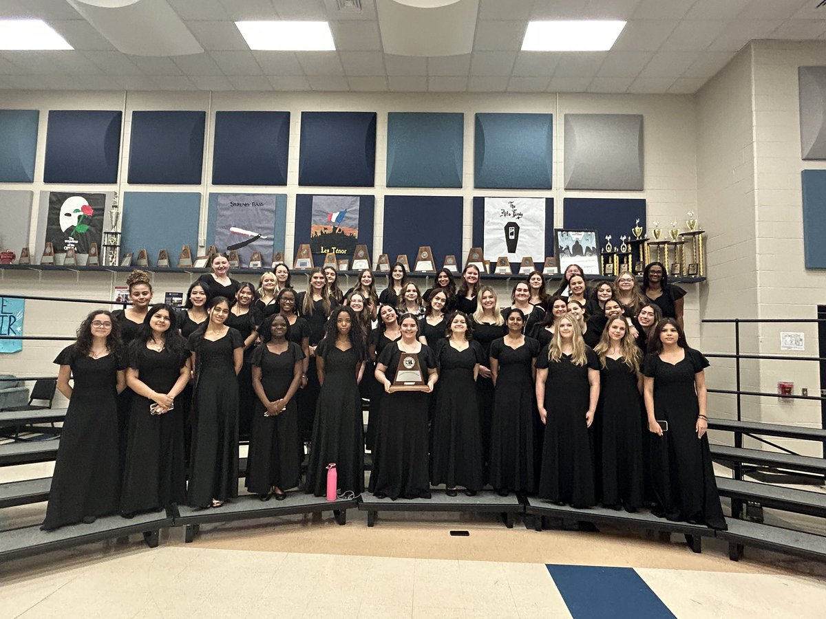 Belles starting our UIL week strong with straight ones on stage AND in sightreading! Congratulations, ladies! Next up, all Varsity groups on Friday! @FineArtsTomball @TISDTMHS
