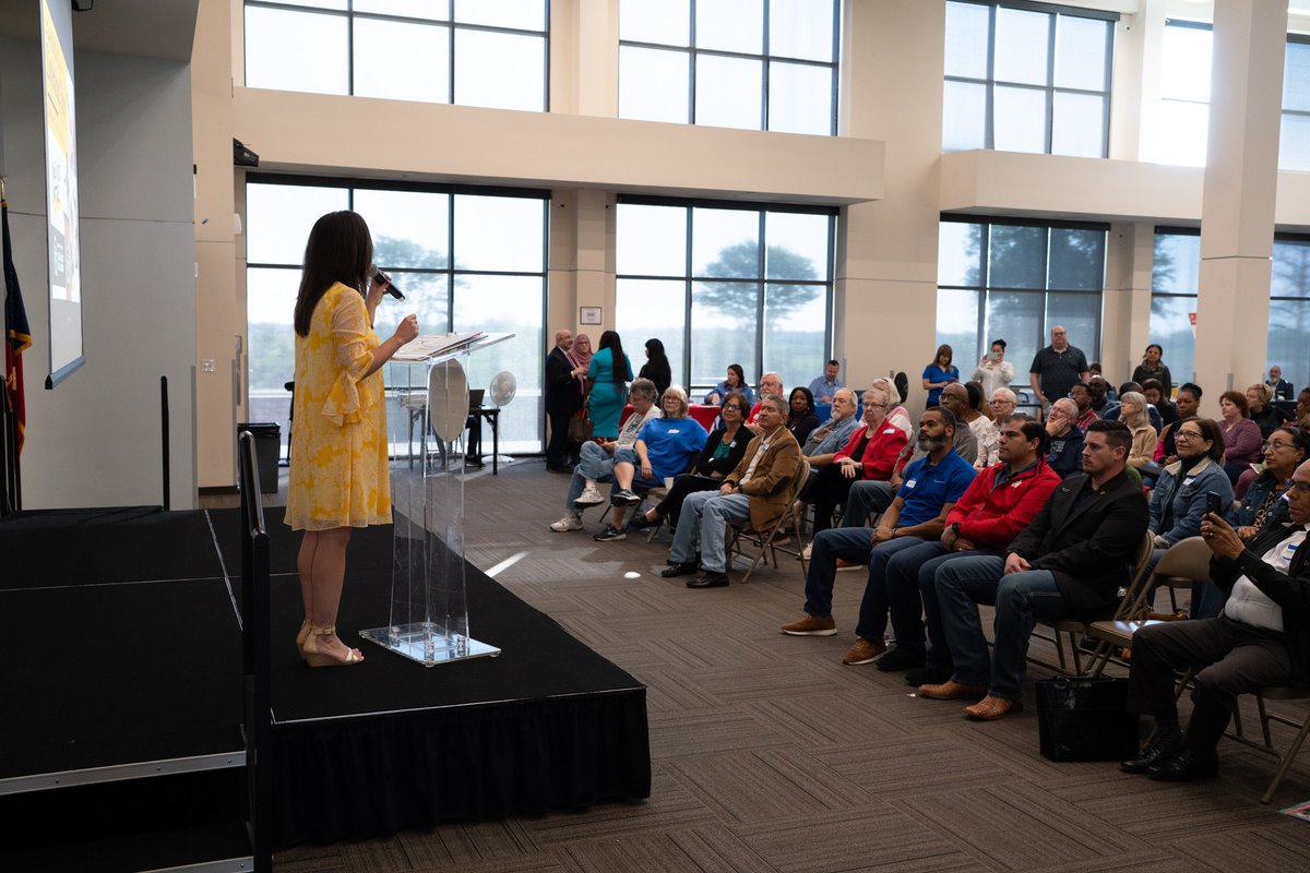 📢 Commissioner Briones invites you to the 2024 Listening Tour in the Energy Corridor/Memorial neighborhoods! Speak up about the issues that matter to your community. 📅 Date: May 4 🕘 Time: 9 AM - 10:30 AM 📍 Location: Nottingham Elementary School RSVP: bit.ly/24summerltsoci…